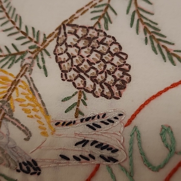 Vintagr Hand Stitched Maine State Bird & Flower - Picture 5 of 16